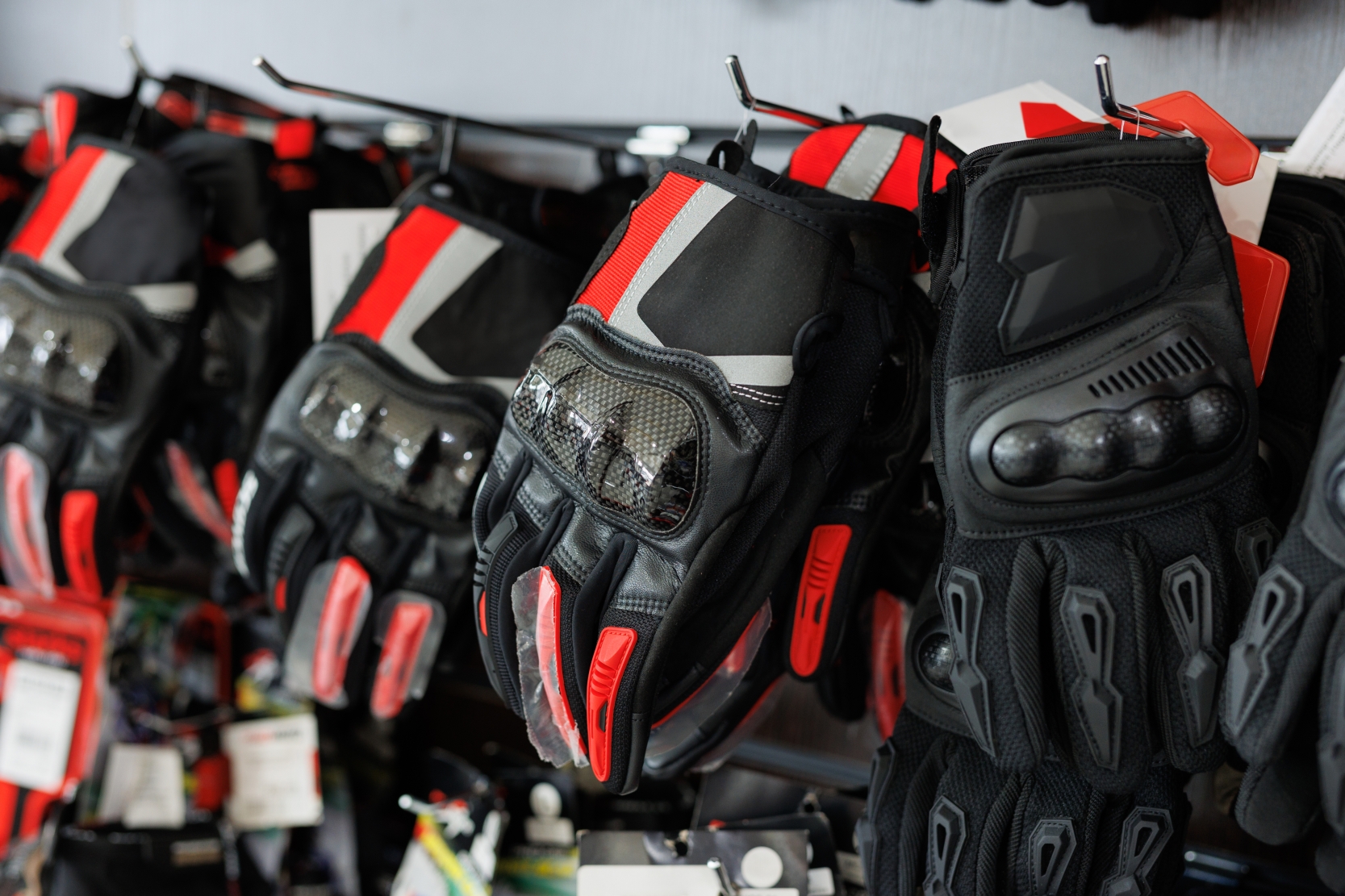 Ride with confidence in our premium motorbike gloves. Discover impact-resistant knuckle protection, anti-slip palms, and breathable gear built for safety.